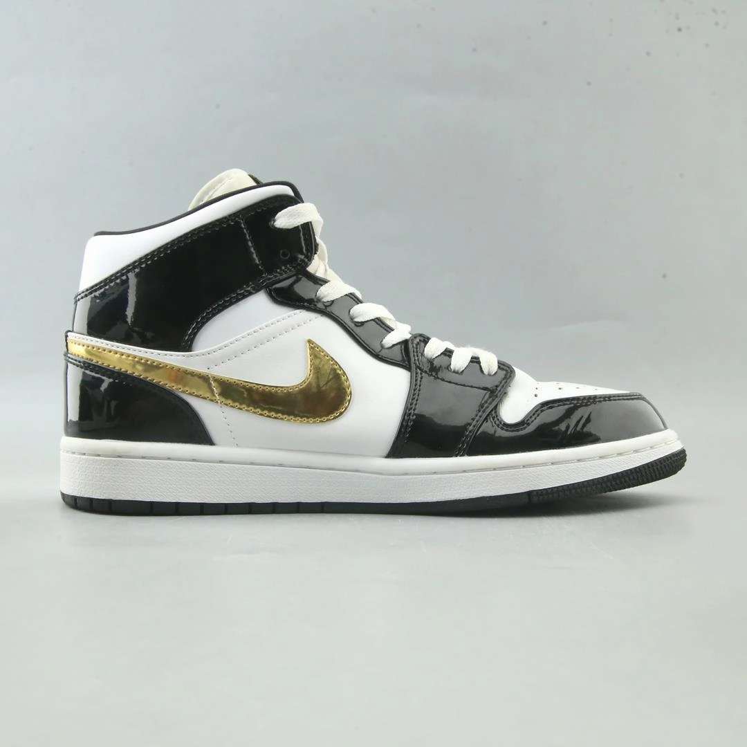 NIKE JORDAN 1 MID