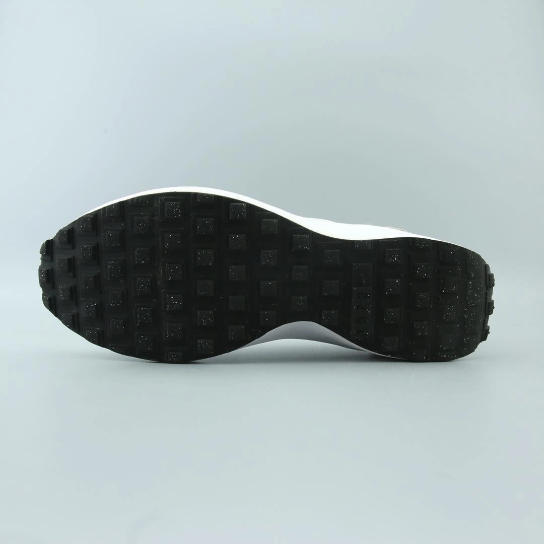 NIKE WAFFLE DEBUT
