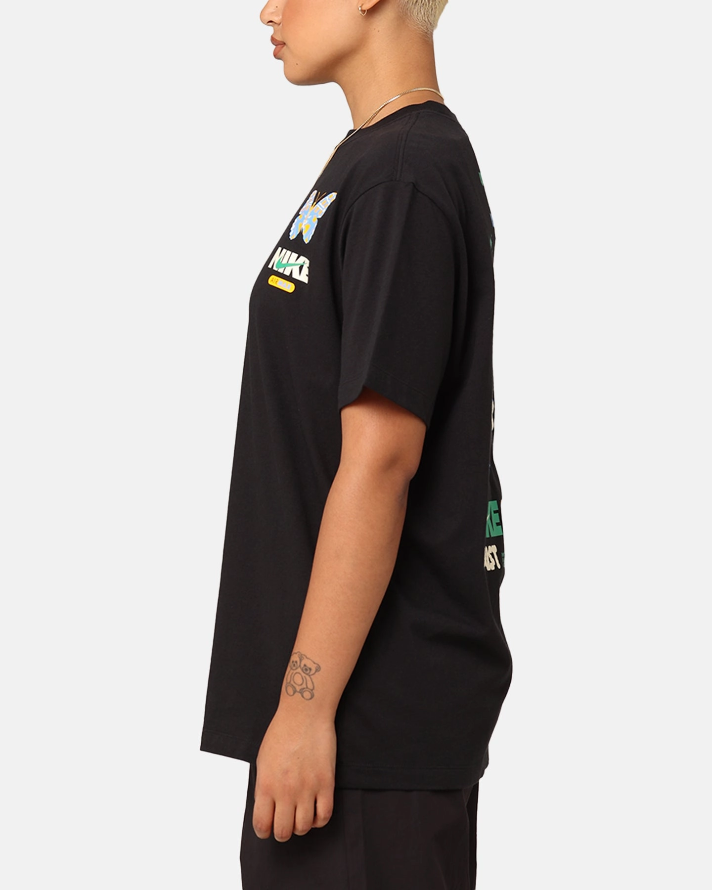 Nike Women's Sportswear Graphic Boyfriend T-Shirt Black