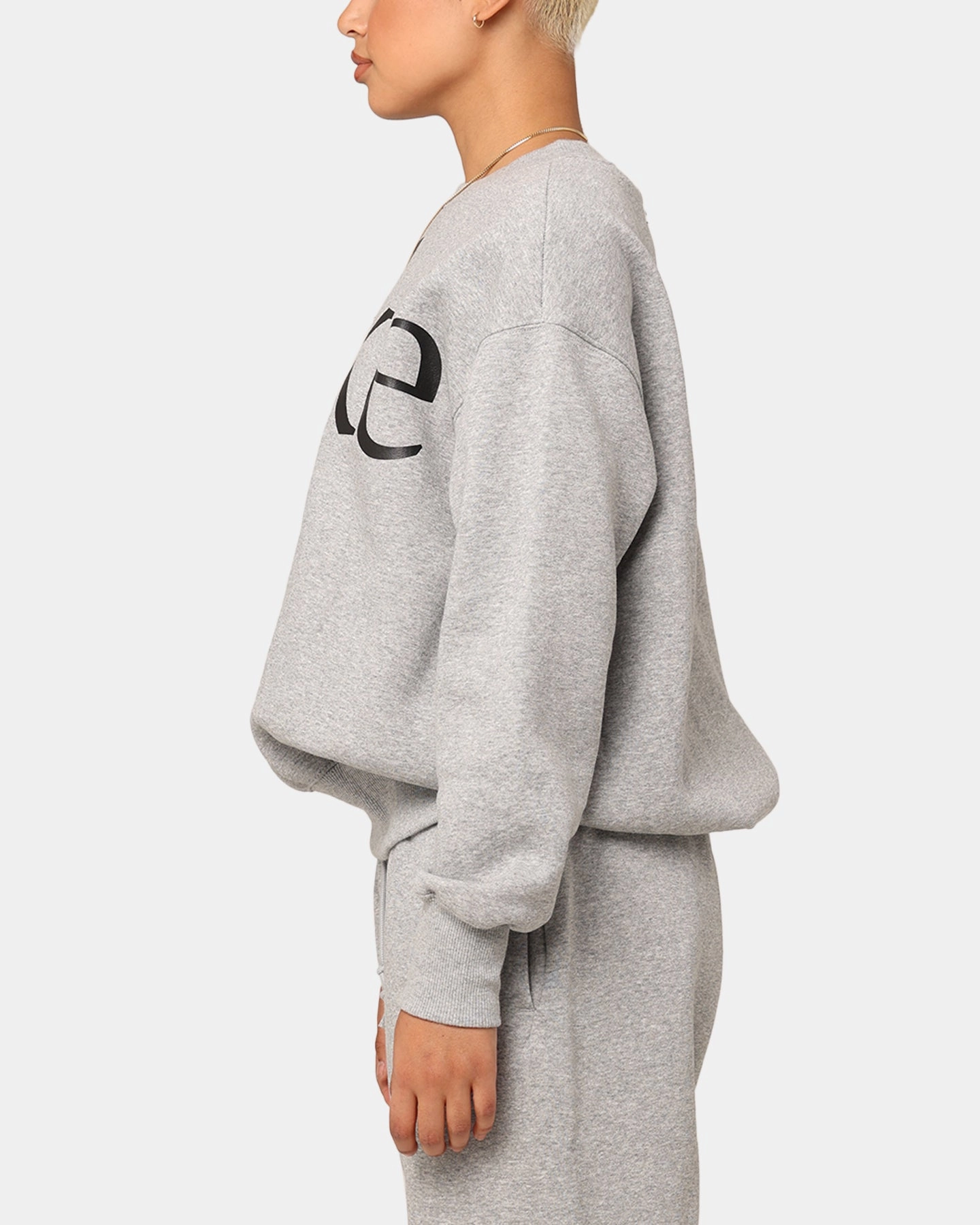Nike Women's Sportswear Phoenix Fleece Oversized Logo Crewneck Dark Grey Heather