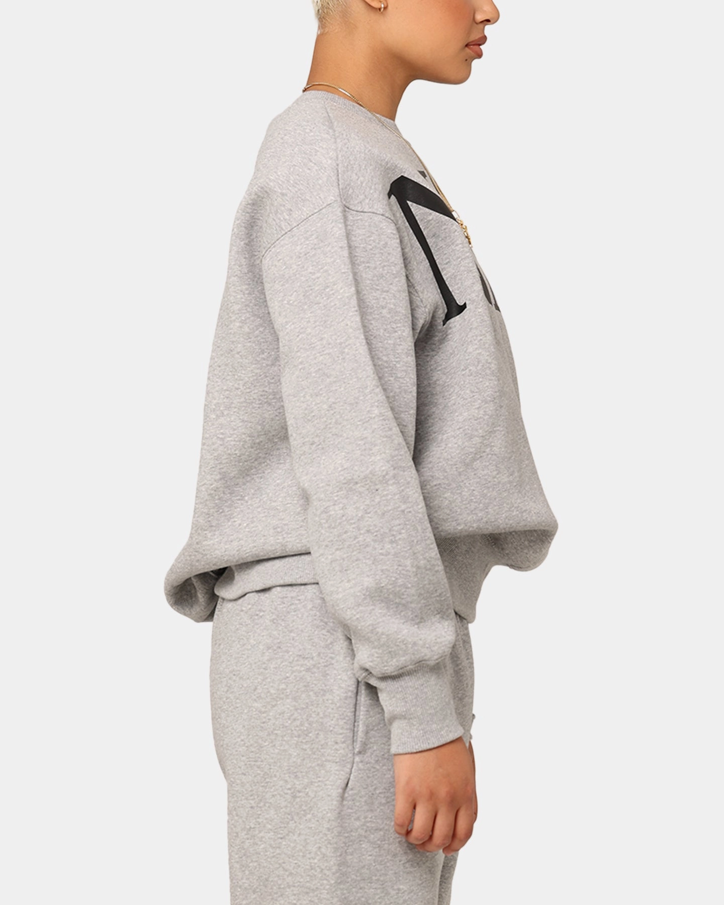 Nike Women's Sportswear Phoenix Fleece Oversized Logo Crewneck Dark Grey Heather